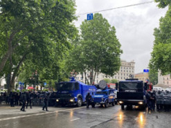 У Грузії після ухвалення закону про «іноагентів» під парламентом розігнали чергову акцію протесту