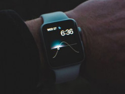 Без датчика ЭКГ: Apple готовит бюджетную версию Apple Watch