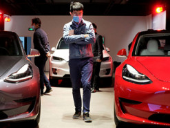 Tesla снова повысила цены на электромобили