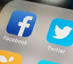 Россия начала штрафовать Facebook и Twitter за отказ от локализации данных