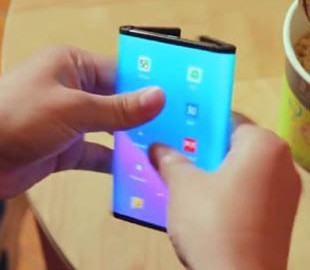 Сгибаемый смартфон Xiaomi заметили в китайском метро