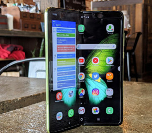 Перезапуск гибкого смартфона Samsung Galaxy Fold намечен на следующий месяц