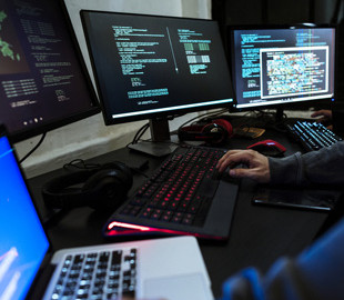 Українські хакери зламали російську базу з даними про сотні мільйонів авіаперельотів