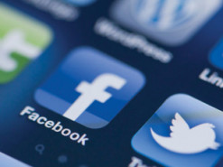 Приставы бессильны: Facebook и Twitter отказались выполнять решения суда РФ