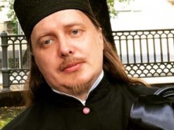 В РФ священник удалил Instagram, где хвастался вещами дорогих брендов