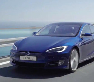 За прошедший год функция Tesla Autopilot стала на четверть лучше предотвращать аварии