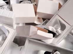 Київська митниця знищила контрафактну продукцію Apple