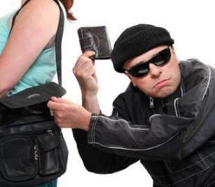 Бывший муж присвоил мобильный номер жены и похитил ее деньги через смартфон