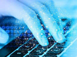 Христо Грозев утверждает, что в РФ готовят замедление иностранного сегмента интернета