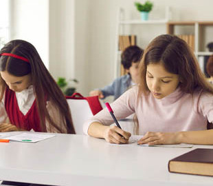 МОН рекомендуватиме школам повернутися хоча б до змішаного навчання