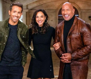 Netflix объявил дату выхода одного из своих крупнейших фильмов с Галь Гадот, Райаном Рейнольдсом и Дуэйном Джонсоном