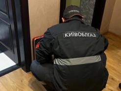 У багатоповерхівці під Києвом через отруєння газом загинули молоде подружжя й неповнолітня