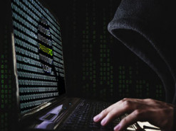 Одночасно "замінували" будинок відомого блогера та декілька українських аеропортів