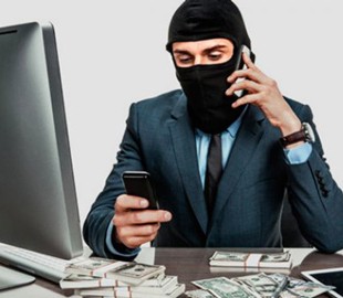 Чоловік втратив чималі гроші, бо "виграв" авто