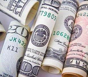 Чоловік знайшов $4000 і здивував мережу своєю реакцією