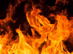 "Коктейлями Молотова" у вікно: на росії підпалили вже сьомий військкомат – відео