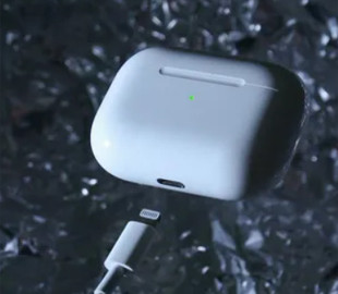 Чи можна заряджати AirPods всю ніч: пояснення експертів