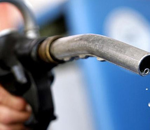 На кожній другій перевіреній заправці у Києві є порушення з цінами - контролери