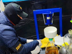 На Полтавщині викрили лабораторію, на якій виготовляли наркотики у великих масштабах