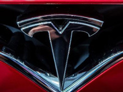 Эксперты показали очередной способ взлома автомобилей Tesla Model S