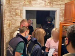 В Киеве задержали женщин, годами снимающих порно с собственными малолетними детьми