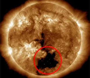 Сонце утворило «корональну діру» розміром у 20 разів більше Землі