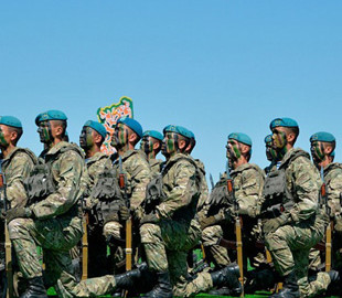 Казахстан нарощує військову міць, щоб не стати черговою жертвою росії