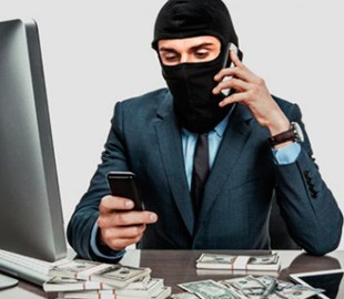 Мошенники украли с банковской карты девушки большую сумму денег