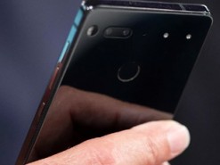 Бунт машин: смартфоны тайно рассылают интимные фото