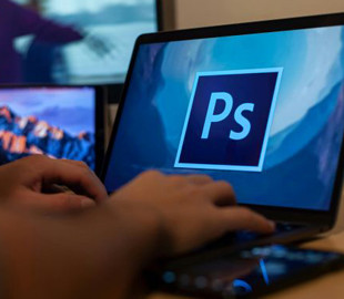 Claude з’явився у Photoshop: що вміє новий ШІ-інструмент