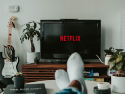 Netflix начнет оценивать популярность сериалов и фильмов по-другому