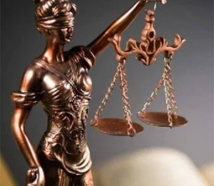 В Україні судитимуть чоловіка, який через онлайн-банкінг обікрав свою бабусю майже на 100 тисяч гривень