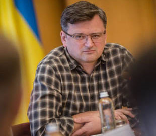 "Тут могла бути історія про ворожу ДРГ": Кулеба отримав важку травму (фото)