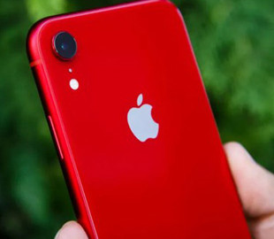 Apple активировала функцию замедления смартфонов