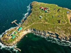 Загарбники перетворили Зміїний на військову базу - фото