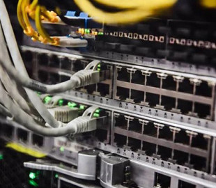 Атаки РФ на дата-центри: чи можливий повний інтернет-блекаут в Україні