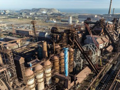 Супутникові знімки показали, як окупанти знищують завод Азовсталь з кінця березня