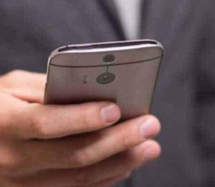 Шахраї придумали хитру схему: знімають кошти українських біженців