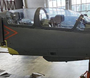 Литва подарувала Україні бойовий літак