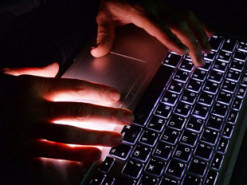 Полицейские задержали мужчину, который распространял детскую порнографию