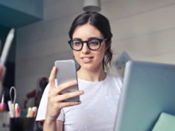 Хакер розвіяв поширений міф про ознаки прослуховування телефону