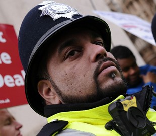 Инновационный код из трех слов заменил британской полиции адреса