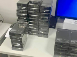 Более 45 новых iPhone: В Украину из ОАЭ пытались незаконно ввести гаджеты