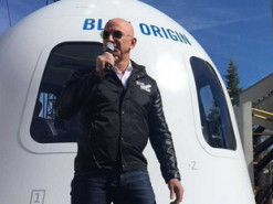 Конкуренты Маска добились изменения условий конкурса по доставке людей на Луну