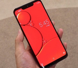 Sharp представила первый смартфон с OLED-дисплеем собственного производства