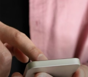 За вами стежать через телефон: названо 5 ознак