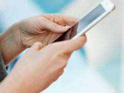 Учителям без компьютеров в МОН порекомендовали пользоваться телефонами