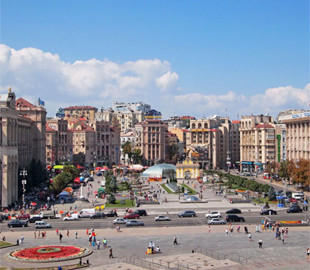 В сети показали, как после войны восстанавливали Майдан Незалежности в Киеве в 1948-м году. Фото