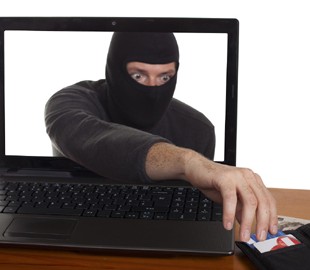 Довірлива жінка подарувала інтернет-шахраю 14000 гривень