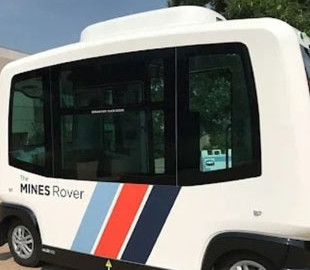 В США запустили крупнейшую пассажирскую сеть микроавтобусов-беспилотников